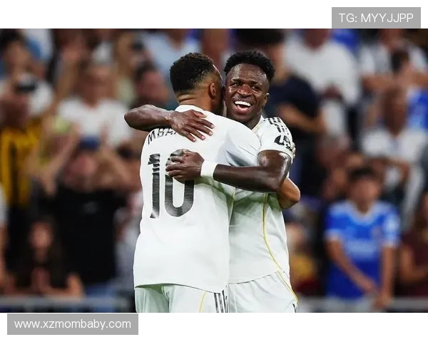 姆巴佩与维尼修斯温馨合影传递友谊力量永远支持彼此的信念